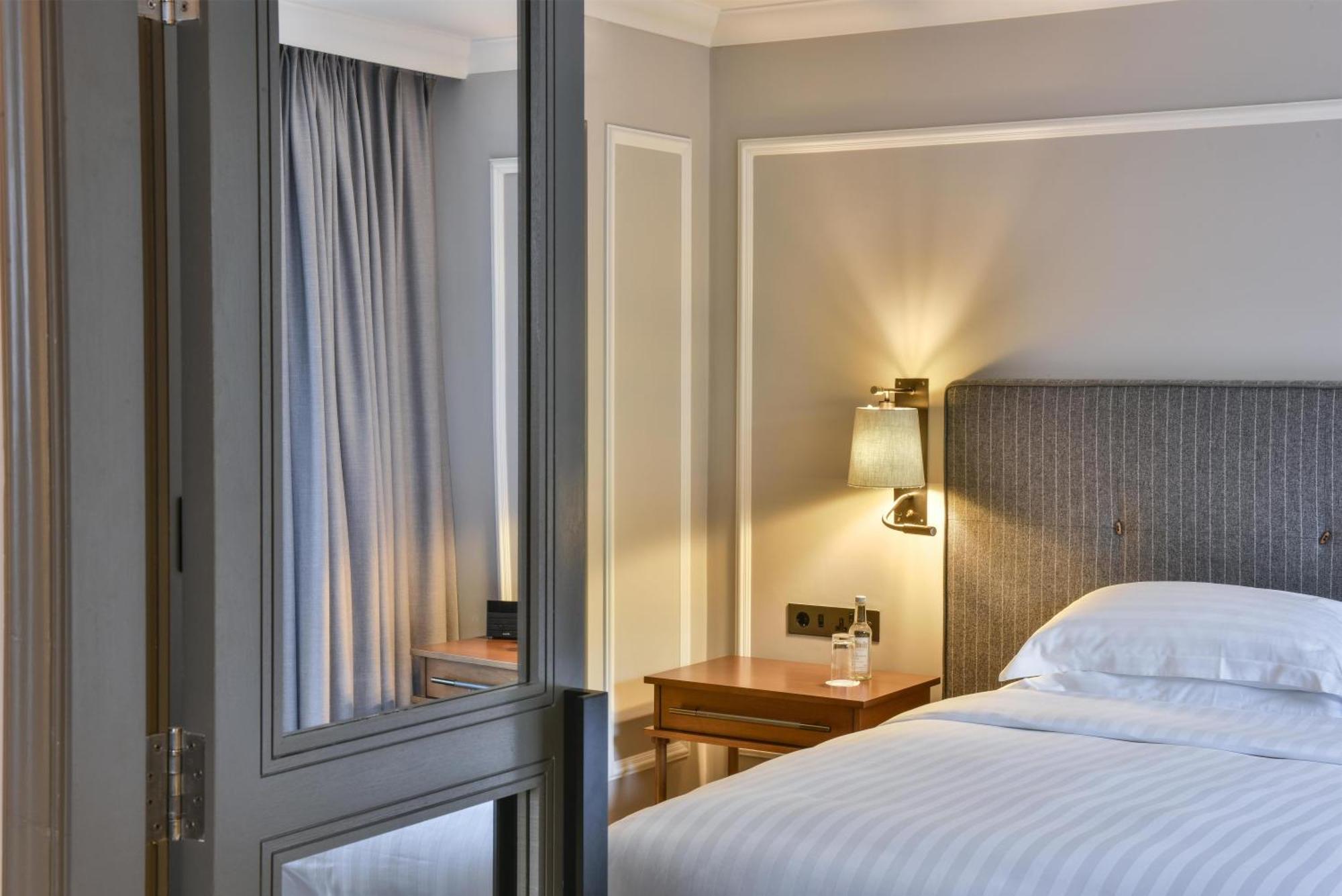 Suite con 2 Camere da Letto e Vista Giardino
